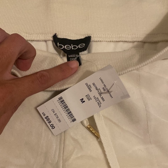 Cream velour BEBE brand new sweatsuit. ELEGANCE & CLASSY 💜 - Picture 7 of 9